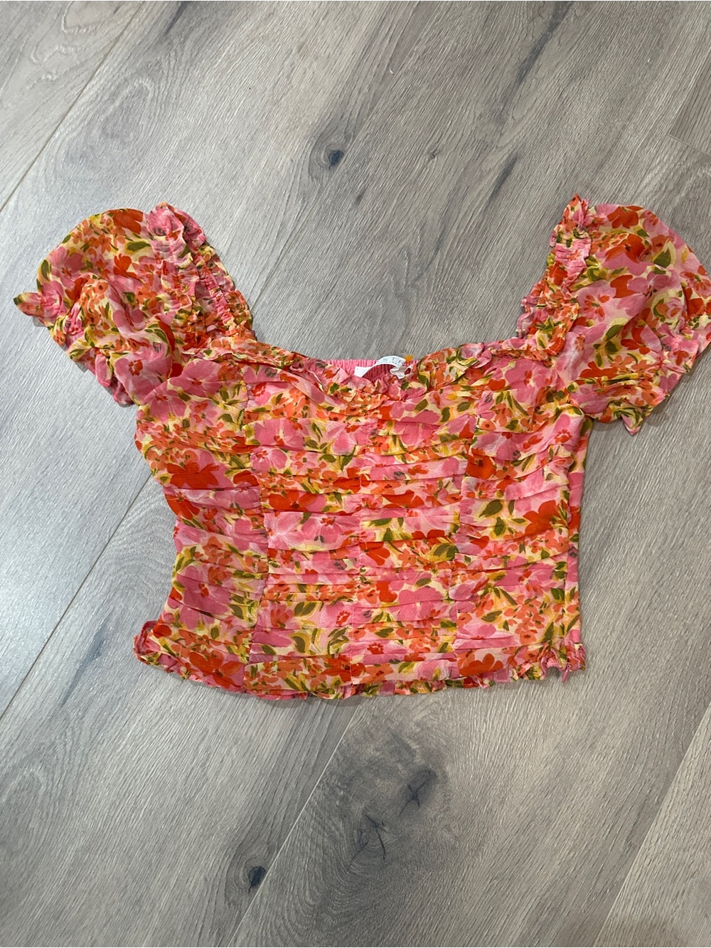 Astr Floral Pink & Orange Smocked Puff-Sleeve Crop Top